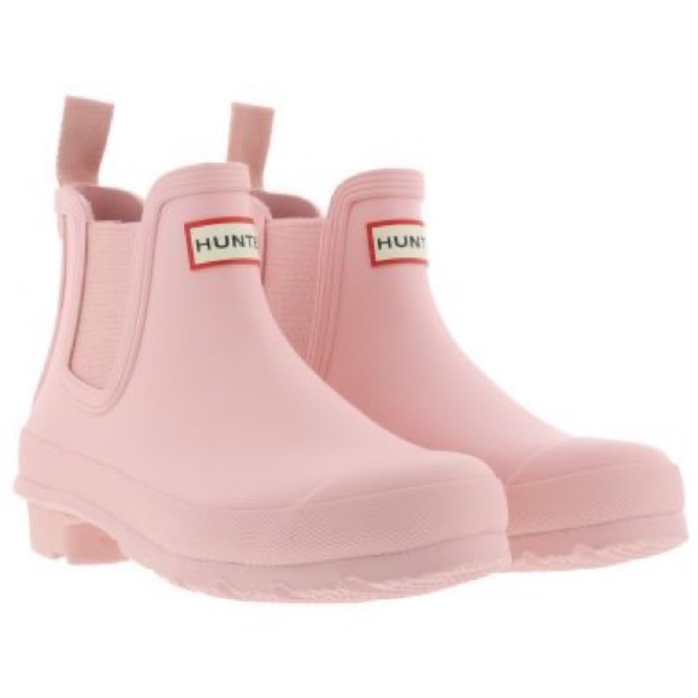 Baby pink Chelsea Hunter boots!